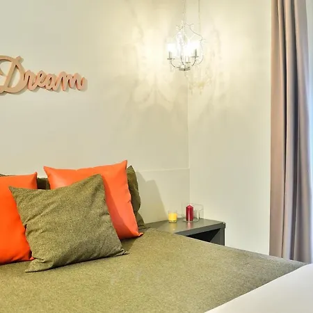 Myflats Deluxe City Center Apartment